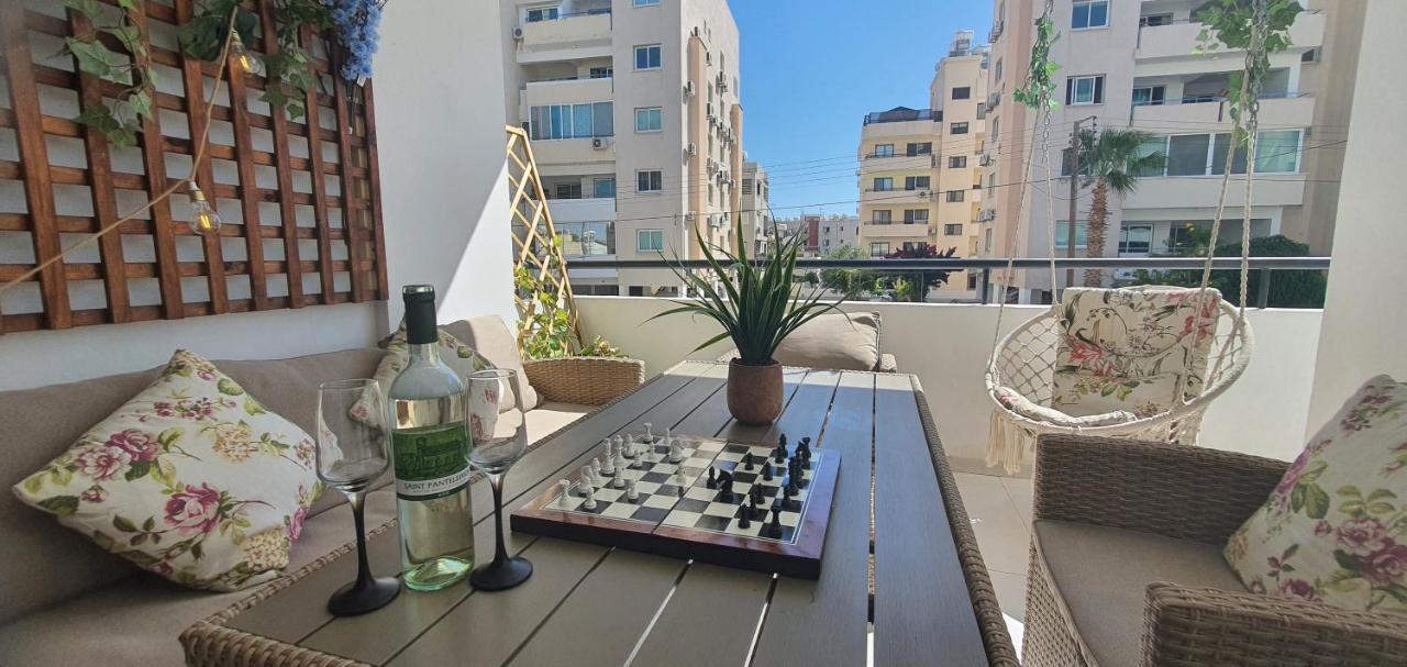 Stefaris "Koutsou Court 105" Apartment Ларнака Екстериор снимка