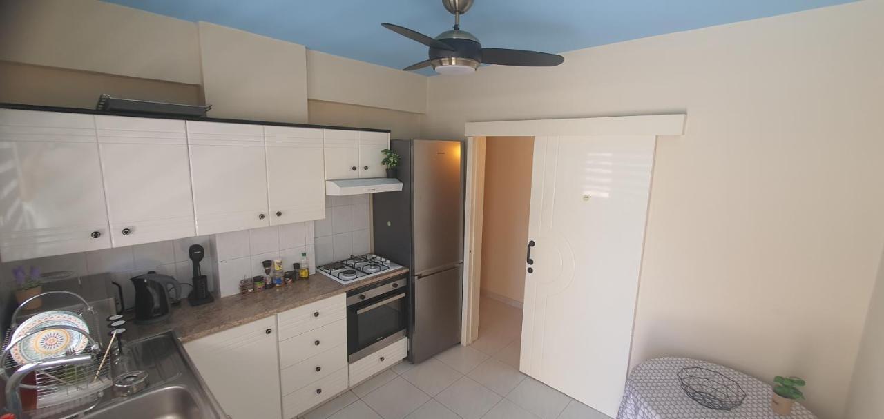 Stefaris "Koutsou Court 105" Apartment Ларнака Екстериор снимка