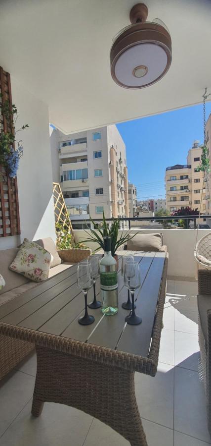 Stefaris "Koutsou Court 105" Apartment Ларнака Екстериор снимка