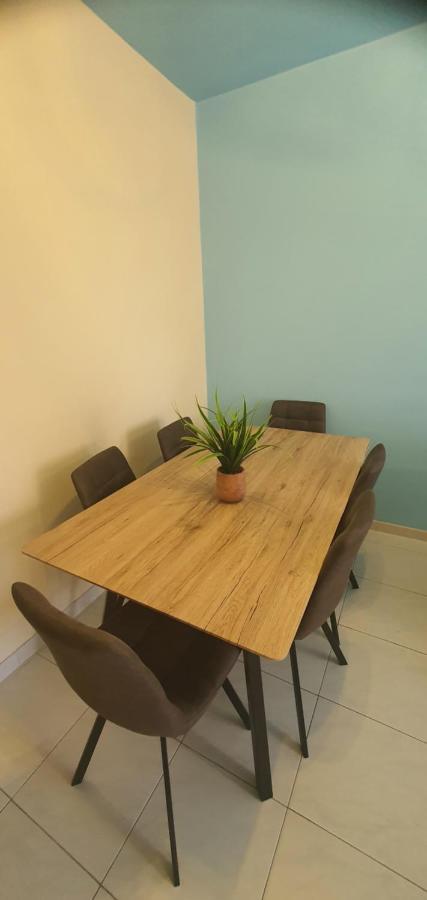Stefaris "Koutsou Court 105" Apartment Ларнака Екстериор снимка