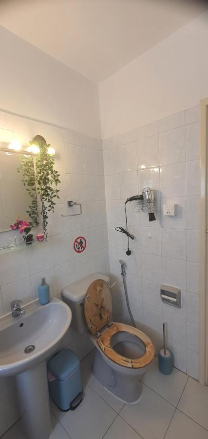 Stefaris "Koutsou Court 105" Apartment Ларнака Екстериор снимка