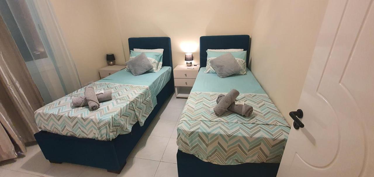 Stefaris "Koutsou Court 105" Apartment Ларнака Екстериор снимка