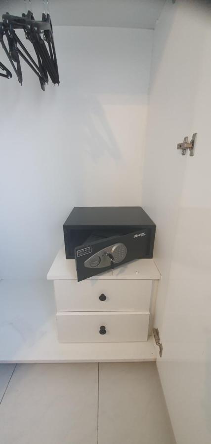 Stefaris "Koutsou Court 105" Apartment Ларнака Екстериор снимка